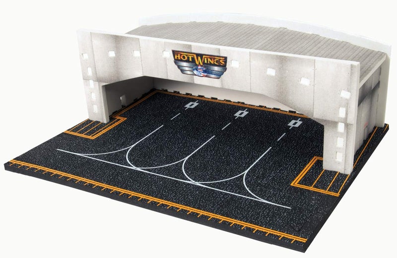 Hot Wings Planes Hot Wings Hangar with Connectible Runway - Image 1